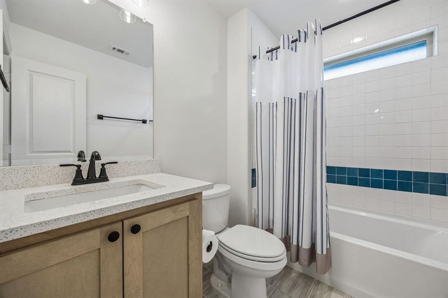 Furnished interior view inside a new home in , Prosper (Image 33).