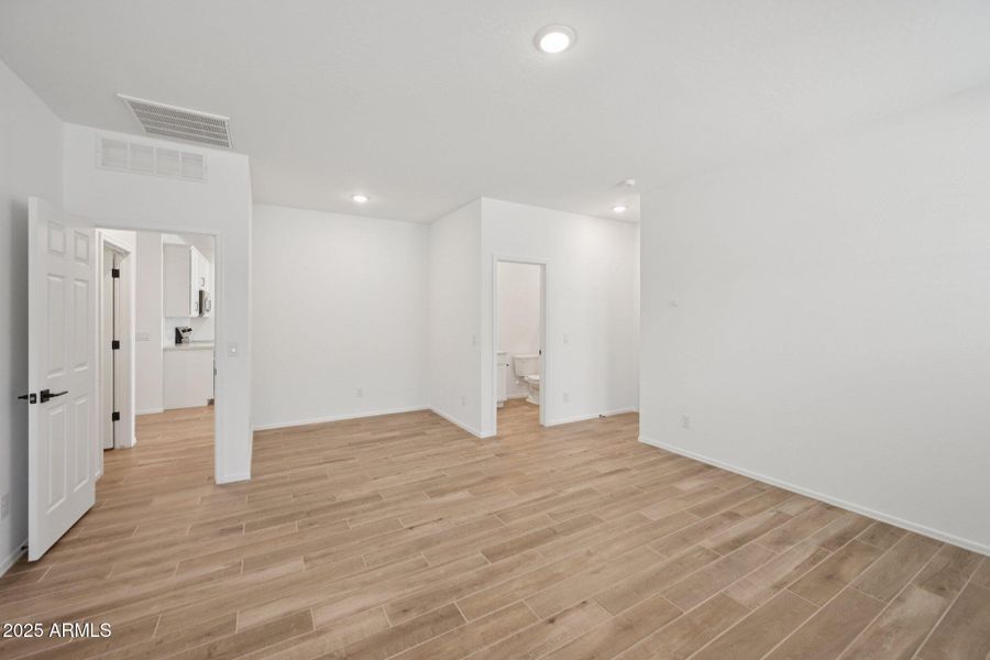 22-web-or-mls-W Bowker St-S2607-022