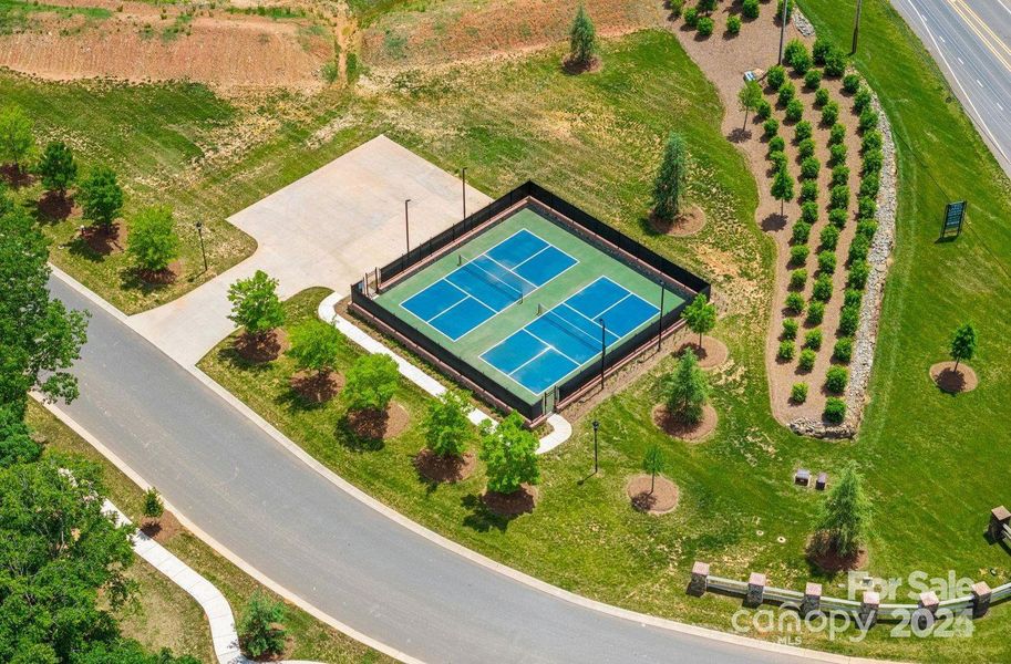 Community amenities in , Matthews (Image 5).