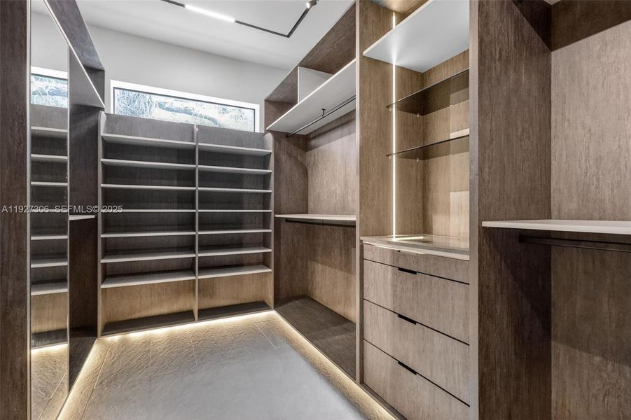 Furnished interior view inside a new home in , Biscayne Park (Image 51).