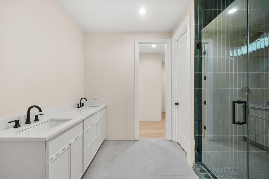 Furnished interior view inside a new home in , Atlanta (Image 6).