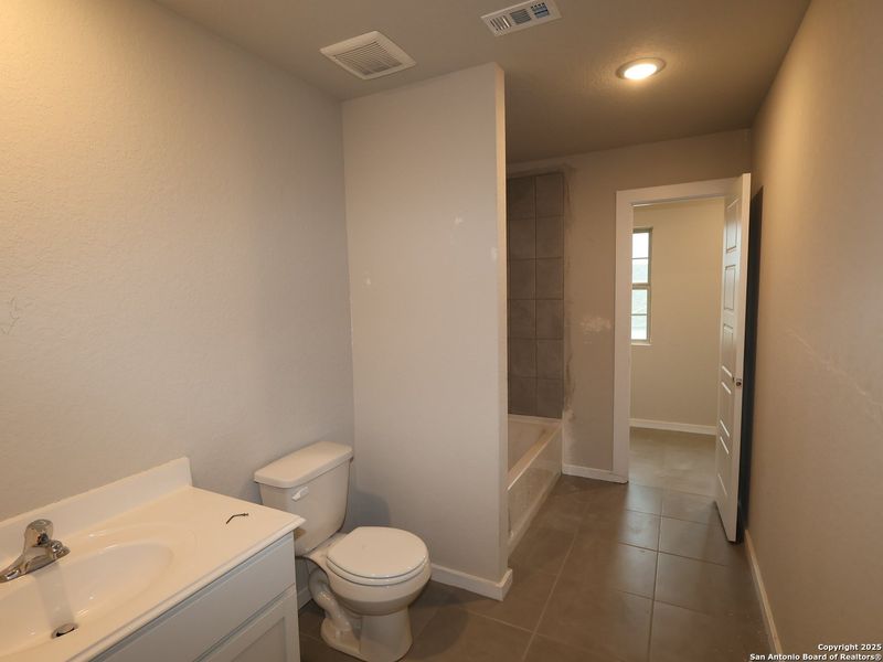 Furnished interior view inside a new home in Winding Brook, San Antonio (Image 7). Furnished interior view inside a new home in Winding Brook, San Antonio (Image 7).