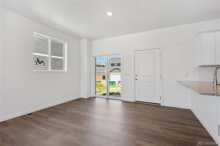 Spacious, unfurnished interior of a new home in Horizon Uptown, Aurora (Image 20).