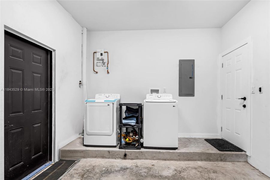 Furnished interior view inside a new home in , Pompano Beach (Image 11).