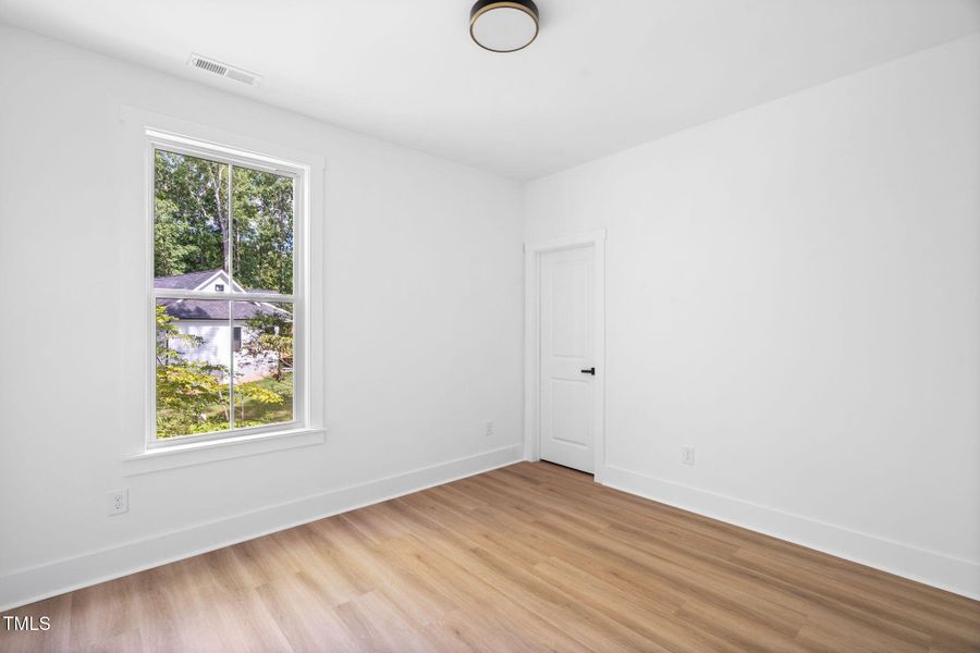 31-web-or-mls-712 Oaks Lane Rd-30