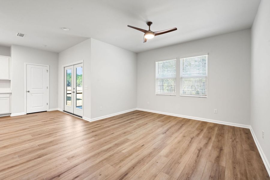 Spacious, unfurnished interior of a new home in Heartwood, Richmond Hill (Image 12).
