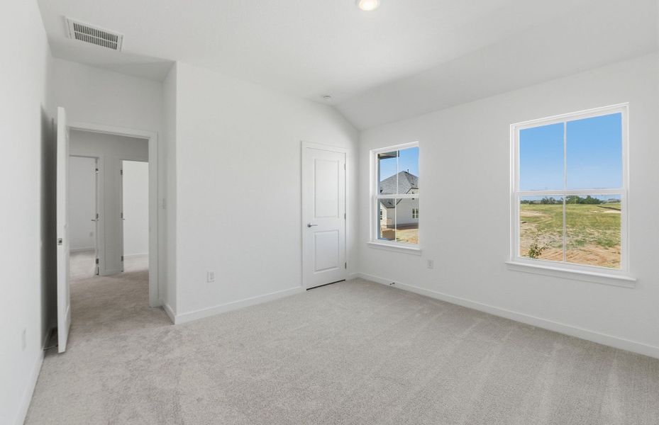 Spacious, unfurnished interior of a new home in Kuempel Farms, Pflugerville (Image 41).