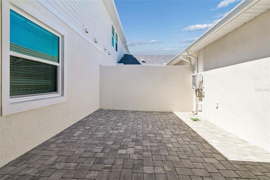 Exterior details and patio area of a home in SeaFlower, Bradenton (Image 3).
