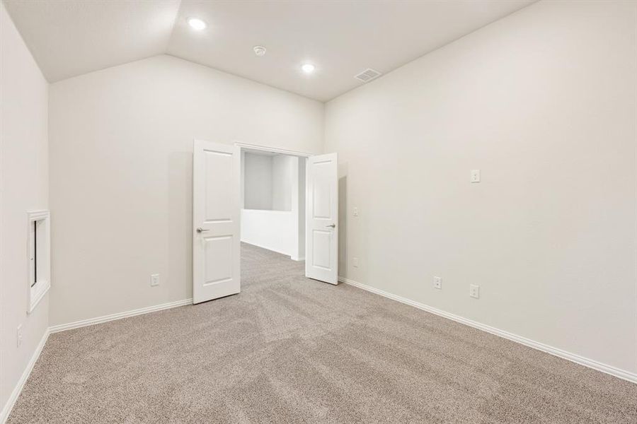 Spacious, unfurnished interior of a new home in Sunrise at Garden Valley, Waxahachie (Image 36).