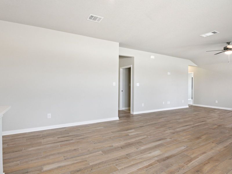 Spacious, unfurnished interior of a new home in Stetson Ridge, Marion (Image 20).