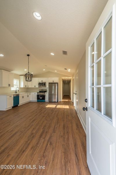 Spacious, unfurnished interior of a new home in , Callahan (Image 12).