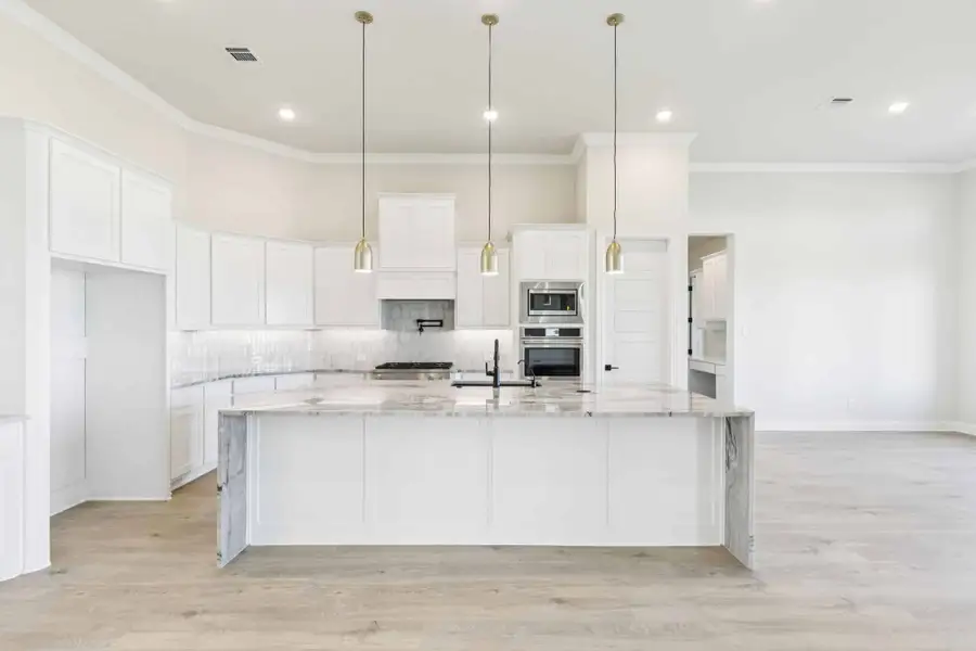 Furnished interior view inside a new home in Lakeway Estates, Waxahachie (Image 9). Furnished interior view inside a new home in Lakeway Estates, Waxahachie (Image 9).