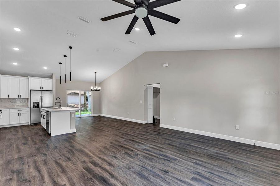 Spacious, unfurnished interior of a new home in , Orange City (Image 19).
