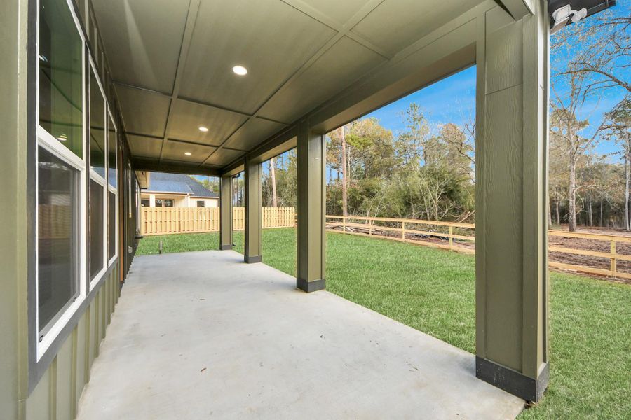 Exterior details and patio area of a home in , Plantersville (Image 4).