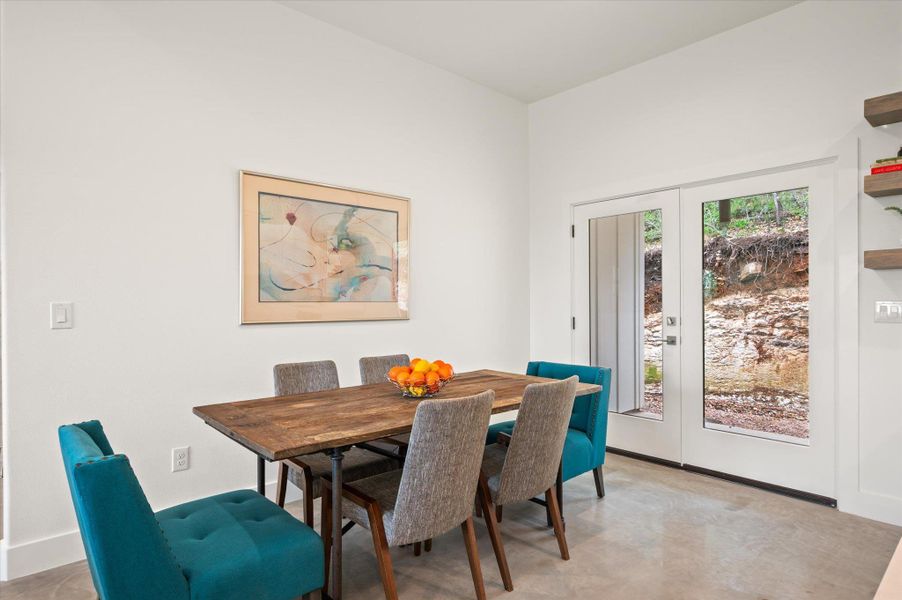 Open spacious dining room