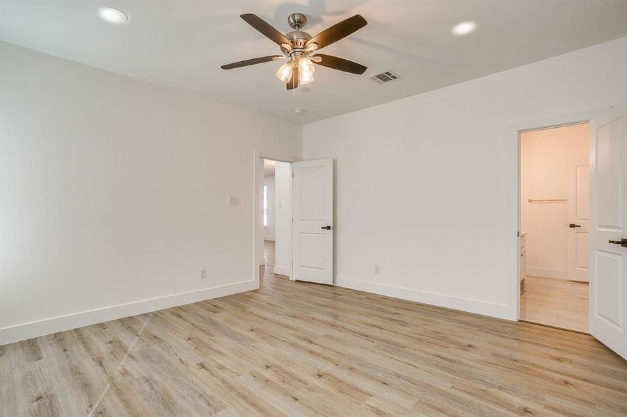 Spacious, unfurnished interior of a new home in , Fort Worth (Image 27).