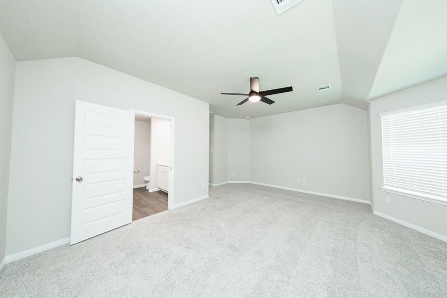 Spacious, unfurnished interior of a new home in Townsend Reserve, Splendora (Image 15).