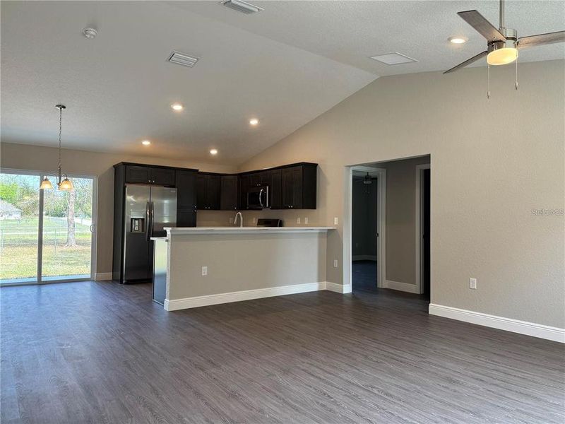 Spacious, unfurnished interior of a new home in , Summerfield (Image 9).
