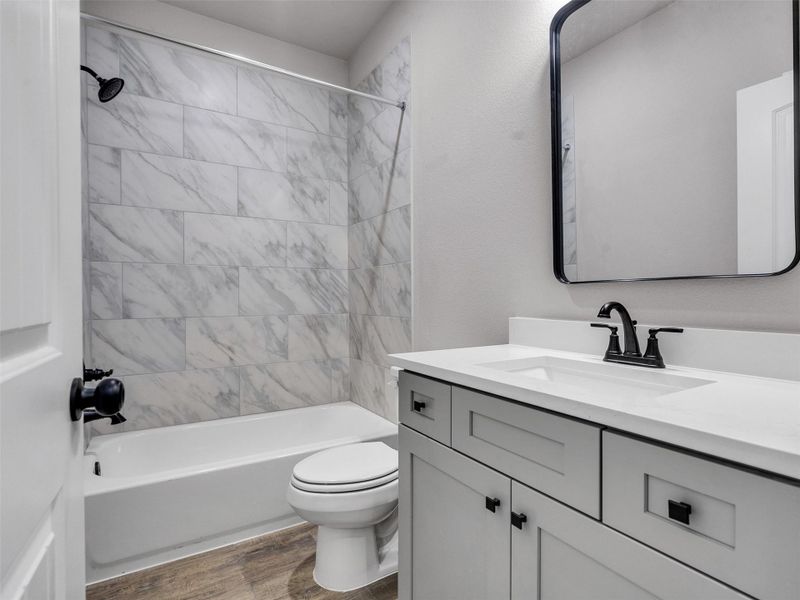 Furnished interior view inside a new home in , Brazoria (Image 9).