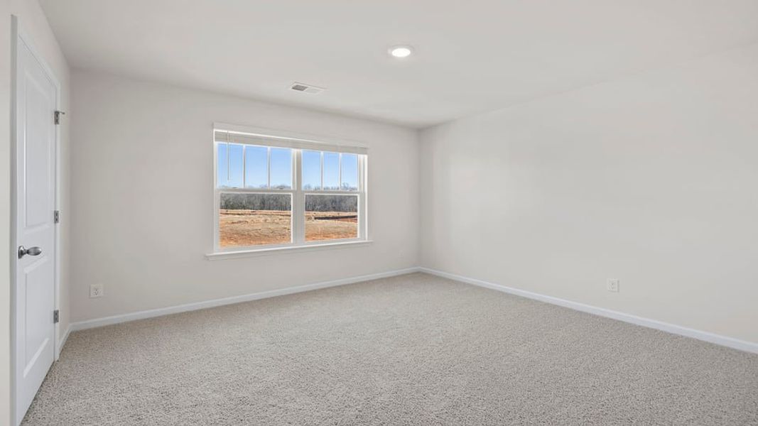 Spacious, unfurnished interior of a new home in Cedar Gap, Fountain Inn (Image 27).