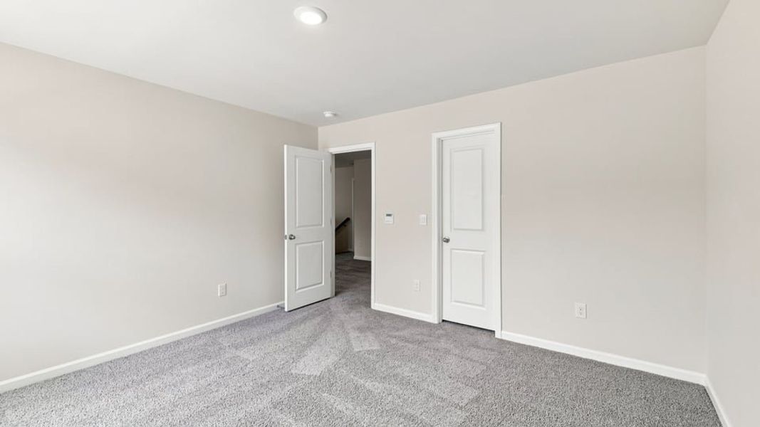 Spacious, unfurnished interior of a new home in Hunters Ridge, Woodruff (Image 33).