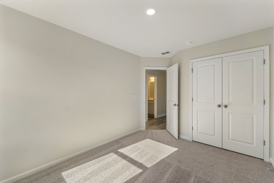 Spacious, unfurnished interior of a new home in Edwards Station, Taylors (Image 16).