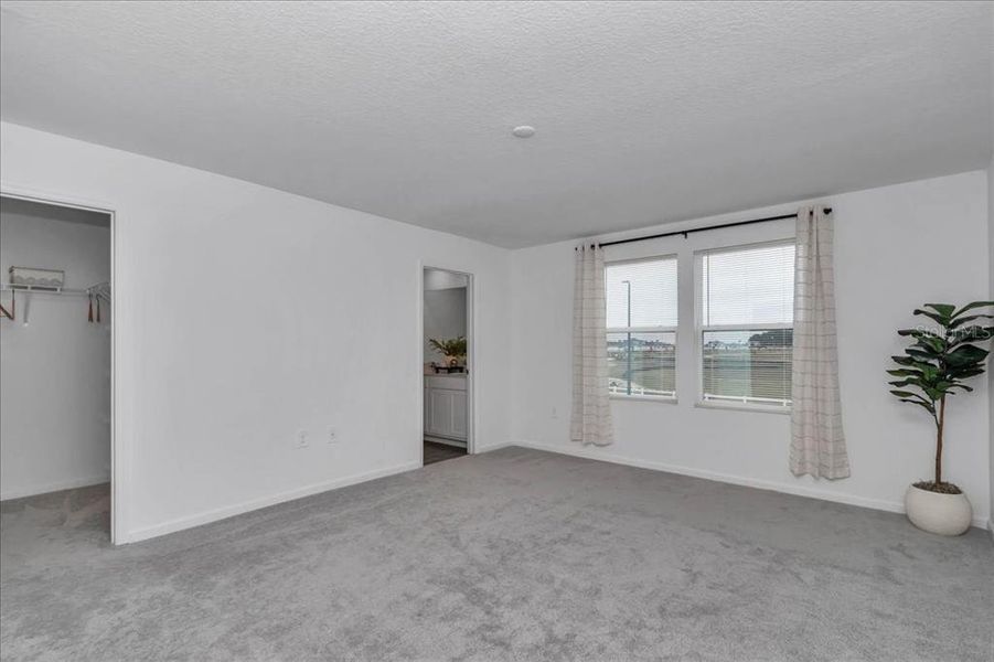 Spacious, unfurnished interior of a new home in , Ocala (Image 21).