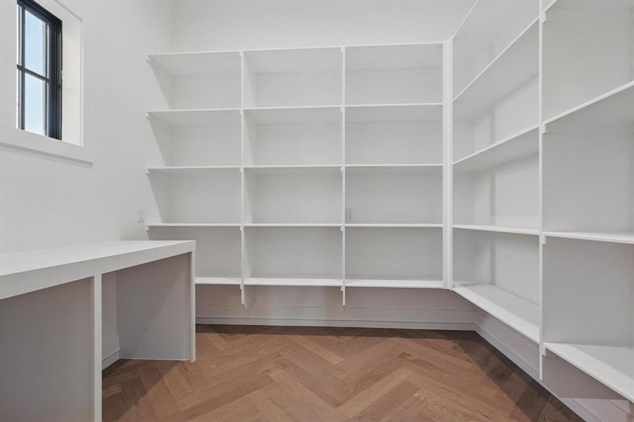 Spacious, unfurnished interior of a new home in , Bartonville (Image 24).