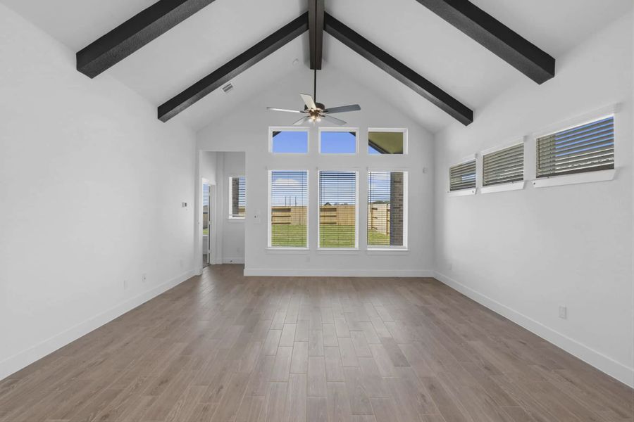 Spacious, unfurnished interior of a new home in Nolina, Georgetown (Image 10).