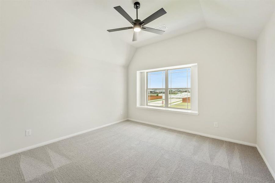 Spacious, unfurnished interior of a new home in The Oasis at North Grove 75-80, Waxahachie (Image 17). Spacious, unfurnished interior of a new home in The Oasis at North Grove 75-80, Waxahachie (Image 17).