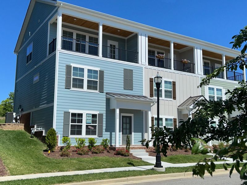 Condo located in Cane Ridge, TN showcasing its design and architecture (Image 3).