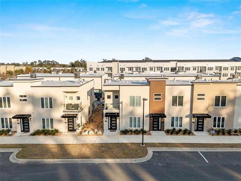 Condo located in Gainesville, FL showcasing its design and architecture (Image 4). Condo located in Gainesville, FL showcasing its design and architecture (Image 4).