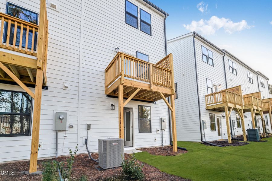 SUN_ElmGrove_Pic_Wyatt_Back_2of2 SUN_ElmGrove_Pic_Wyatt_Back_2of2