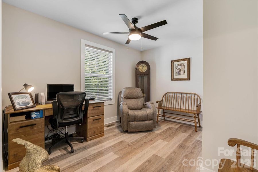 Furnished interior view inside a new home in , Lenoir (Image 7).