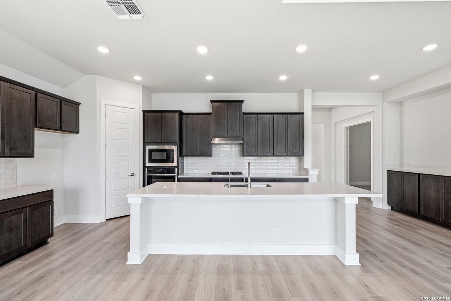 Furnished interior view inside a new home in Esperanza 50's, Boerne (Image 11).