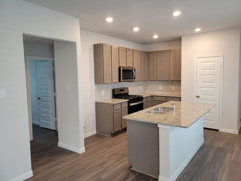 Furnished interior view inside a new home in River's Edge, Conroe (Image 16). Furnished interior view inside a new home in River's Edge, Conroe (Image 16).