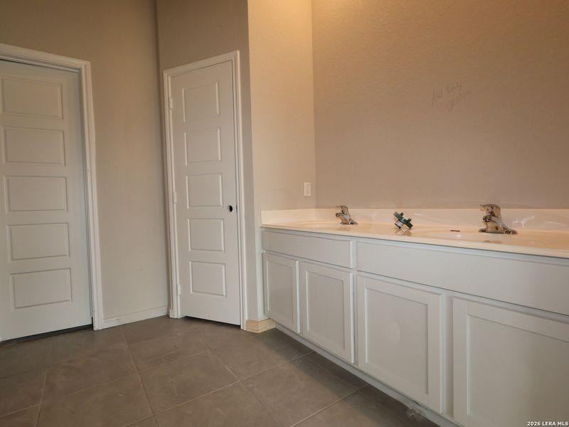 Image 32 of a home in Greenspoint Heights.