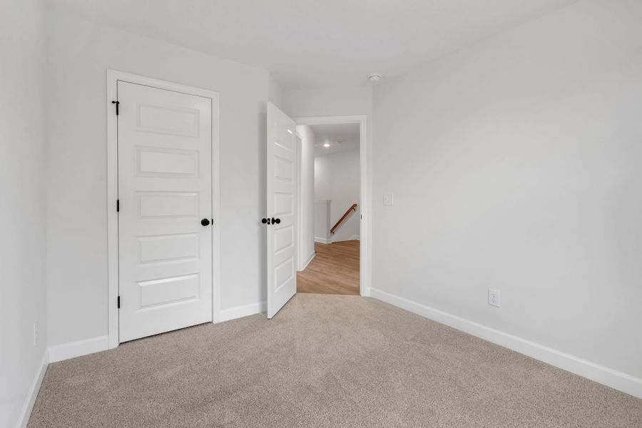 Spacious, unfurnished interior of a new home in Anderson Park, Hendersonville (Image 22).