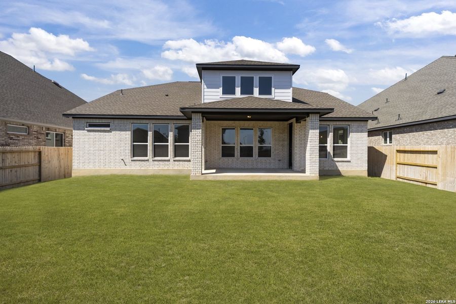 Exterior details and patio area of a home in Stillwater Ranch, San Antonio (Image 4).
