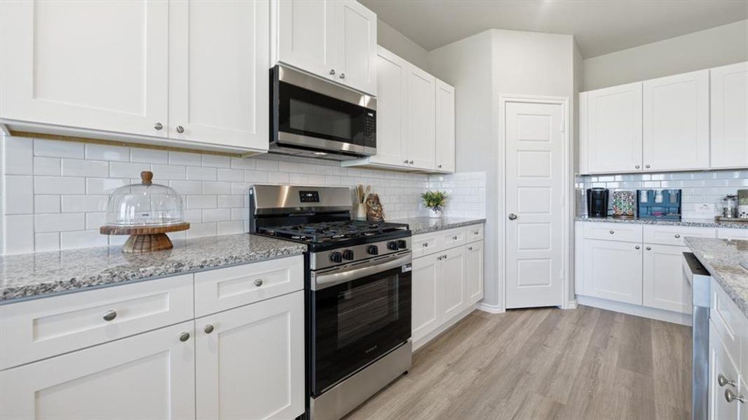 Furnished interior view inside a new home in Trails of Elizabeth Creek, Fort Worth (Image 29).
