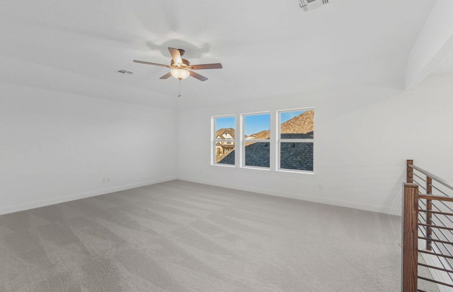 Spacious, unfurnished interior of a new home in Saddleback at Santa Rita Ranch, Liberty Hill (Image 15).