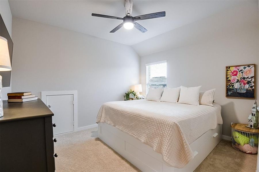 Furnished interior view inside a new home in Dove Hollow, Waxahachie (Image 10).