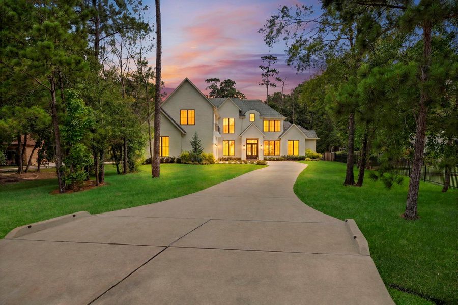 Welcome Home to 27711 Ossineke Dr. Welcome Home to 27711 Ossineke Dr.
