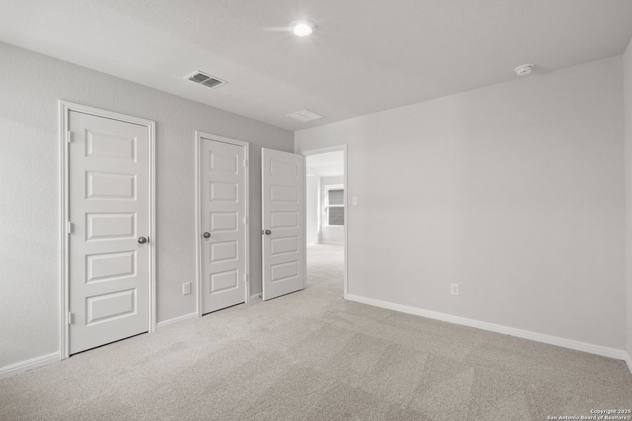 Spacious, unfurnished interior of a new home in Timber Creek, San Antonio (Image 17). Spacious, unfurnished interior of a new home in Timber Creek, San Antonio (Image 17).