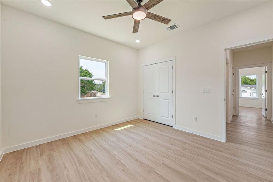 Spacious, unfurnished interior of a new home in , Granbury (Image 23). Spacious, unfurnished interior of a new home in , Granbury (Image 23).