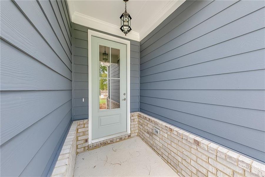 Exterior details and patio area of a home in , Homer (Image 4).