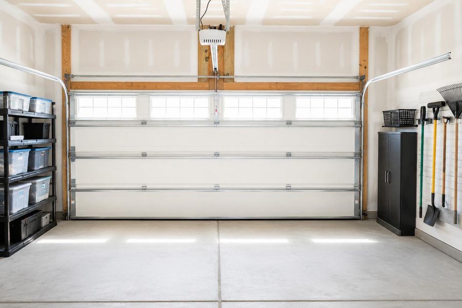 Spacious, unfurnished interior of a new home in Carnes Crossroads, Summerville (Image 23).