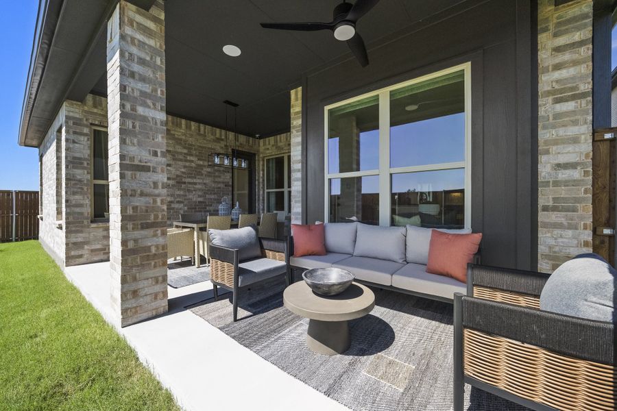 Representative exterior details of a home built from the Lufkin by Windsor Homes in Oak Ridge Park, Corinth (Image 26).