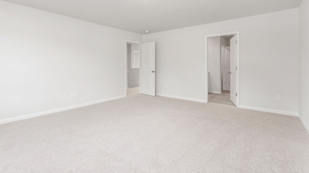 Representative unfurnished interior of a home built from the PENWELL by D.R. Horton in English Farm, Archdale (Image 20).