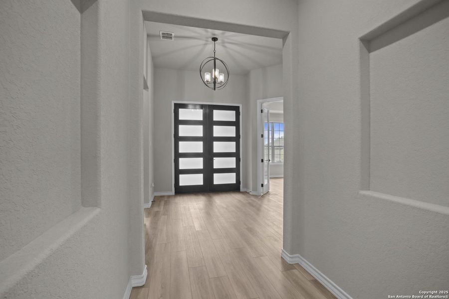 Image 9 of a home in Potranco Oaks.